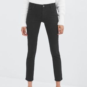 Zara Essential Mid-Rise Jeans